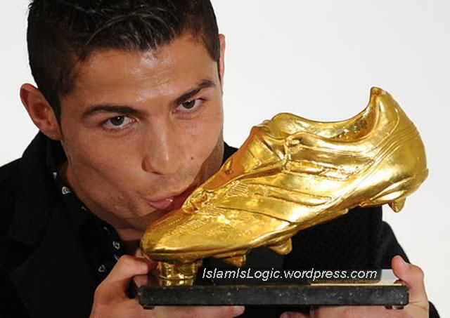 Cristiano Ronaldo sepatu emas  Golden Boot